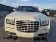2007 Chrysler 300 Touring с VIN 2C3KA53G77H658274, выставлен на аукционе Copart как лот 82342625 с пробегом 184 730 миль миль и Списание • Salvage title. История ставок и продаж доступна на DreamBid. Изображение 5.