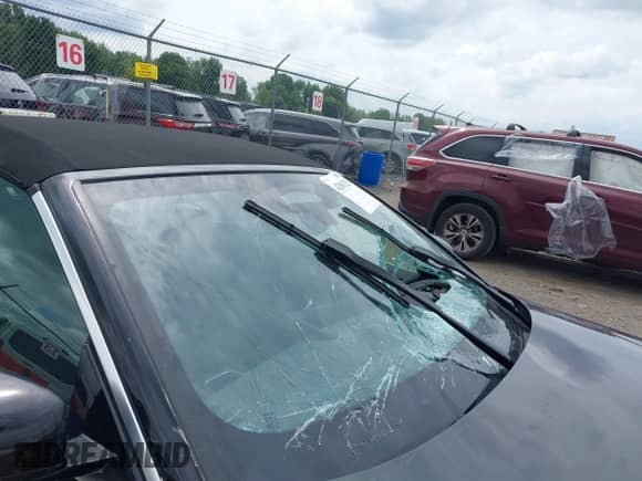 2024 BMW 4 Series 430i xDrive z VIN WBA43AT02RCS01739, wystawiony jako IAAI lot #42963125 z przebiegiem 7 mil mil oraz . Historia ofert i sprzedaży dostępna na DreamBid. Obrazek 19.