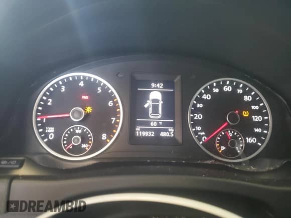 2013 Volkswagen Tiguan z VIN WVGCV3AXXDW570761, wystawiony jako Copart lot #51603655 z przebiegiem 119 932 mil mil oraz Czysty tytuł • Clean title. Historia ofert i sprzedaży dostępna na DreamBid. Obrazek 9.