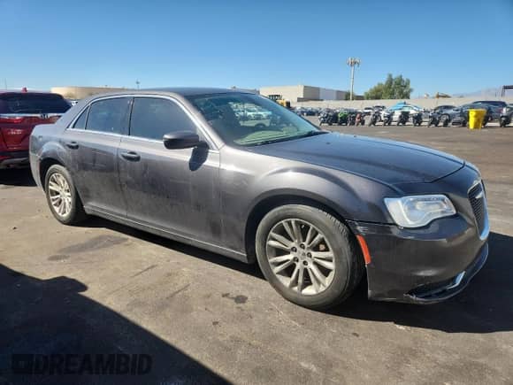 2018 Chrysler 300 Touring с VIN 2C3CCAAG0JH275939, выставлен на аукционе Copart как лот 82067265 с пробегом Не указан миль и Чистый • Clean title. История ставок и продаж доступна на DreamBid. Изображение 4.