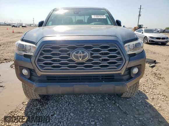 2023 Toyota Tacoma SR5 z VIN 3TMDZ5BN8PM164276, wystawiony jako Copart lot #71897075 z przebiegiem 10 600 mil mil oraz Czysty tytuł • Clean title. Historia ofert i sprzedaży dostępna na DreamBid. Obrazek 5.