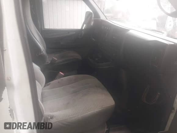 2010 Chevrolet Express Passenger LS с VIN 1GA2GZDG8A1145923, выставлен на аукционе IAAI как лот 42610013 с пробегом 340 225 миль миль и . История ставок и продаж доступна на DreamBid. Изображение 5.