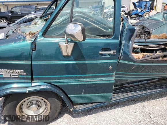 1995 Chevrolet Chevy Van с VIN 1GBEG25K7SF103122, выставлен на аукционе Copart как лот 68112704 с пробегом Не указан миль и Списание • Salvage title. История ставок и продаж доступна на DreamBid. Изображение 7.