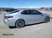 2021 Toyota Camry SE z VIN 4T1S11AK4MU578060, wystawiony jako Copart lot #49662785 z przebiegiem 42 427 mil mil oraz Szkoda całkowita • Salvage title. Historia ofert i sprzedaży dostępna na DreamBid. Obrazek 3.