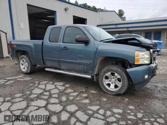 2007 Chevrolet Silverado 1500 1LT with VIN 1GCEK190X7Z577102, listed as a Copart auction lot 70985705 with 130,470 mi miles and Salvage title. Bid and sale history available at DreamBid. Image 4.
