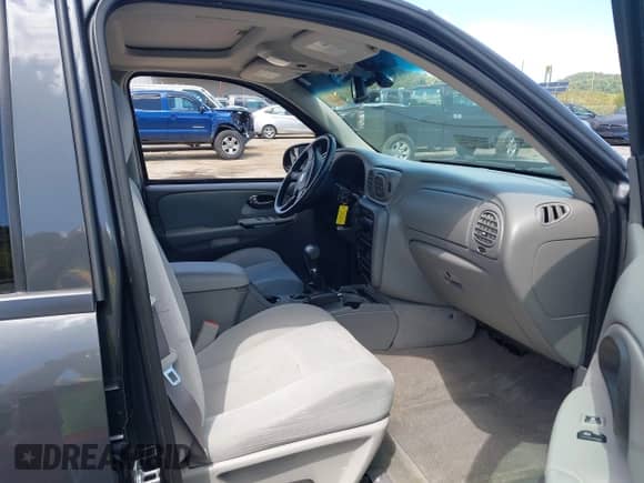 2007 Chevrolet TrailBlazer LS с VIN 1GNDT13S972235918, выставлен на аукционе IAAI как лот 43064977 с пробегом 43 998 миль миль и . История ставок и продаж доступна на DreamBid. Изображение 5.