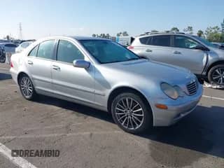 2003 Mercedes-Benz C 320 с VIN WDBRF64J23F340018, выставлен на аукционе IAAI как лот 42627186 с пробегом 164 147 миль миль и . История ставок и продаж доступна на DreamBid. Изображение 1.