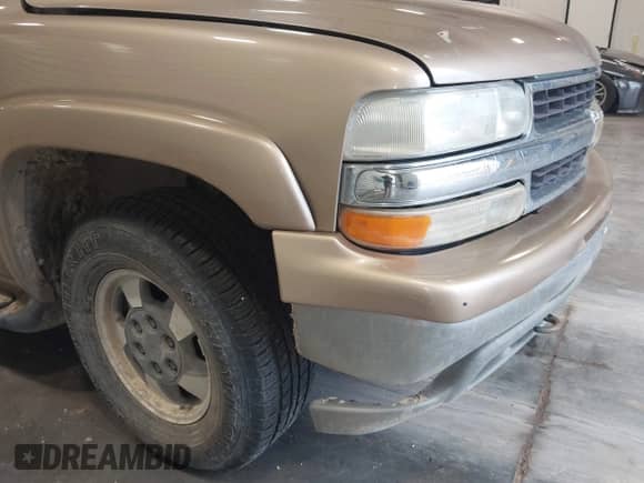 2001 Chevrolet Suburban LT z VIN 1GNFK16T61J195133, wystawiony jako IAAI lot #42808384 z przebiegiem 319 077 mil mil oraz . Historia ofert i sprzedaży dostępna na DreamBid. Obrazek 6.