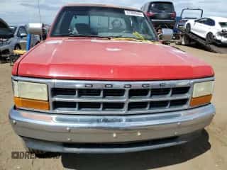 1996 Dodge Dakota z VIN 1B7GG23X1TS537628, wystawiony jako Copart lot #67980544 z przebiegiem 239 132 mil mil oraz Szkoda całkowita • Salvage title. Historia ofert i sprzedaży dostępna na DreamBid. Obrazek 5.