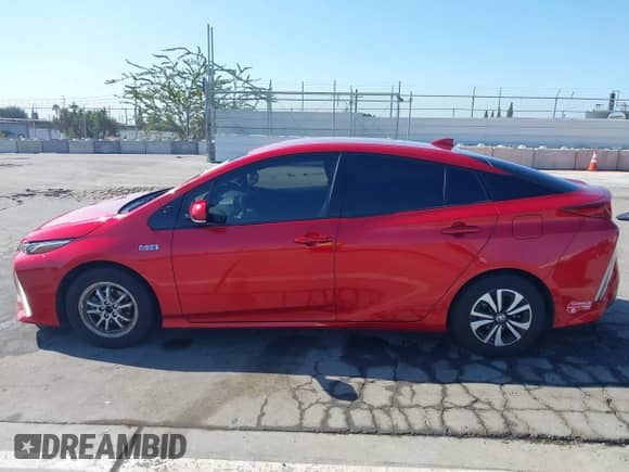 2018 Toyota Prius Plus z VIN JTDKARFP7J3075941, wystawiony jako IAAI lot #43061890 z przebiegiem 117 714 mil mil oraz . Historia ofert i sprzedaży dostępna na DreamBid. Obrazek 14.