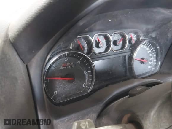 2014 Chevrolet Silverado 1500 LT z VIN 1GCVKREH5EZ125131, wystawiony jako IAAI lot #42846063 z przebiegiem Nie podano mil oraz . Historia ofert i sprzedaży dostępna na DreamBid. Obrazek 7.