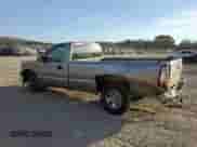 2003 Chevrolet Silverado 1500 Work Truck z VIN 1GCEC14V73Z201676, wystawiony jako Copart lot #78427284 z przebiegiem 240 069 mil mil oraz Szkoda całkowita • Salvage title. Historia ofert i sprzedaży dostępna na DreamBid. Obrazek 2.