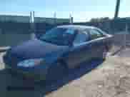 2004 Toyota Camry LE z VIN 4T1BE32K04U332508, wystawiony jako IAAI lot #43380370 z przebiegiem 227 936 mil mil oraz . Historia ofert i sprzedaży dostępna na DreamBid. Obrazek 2.