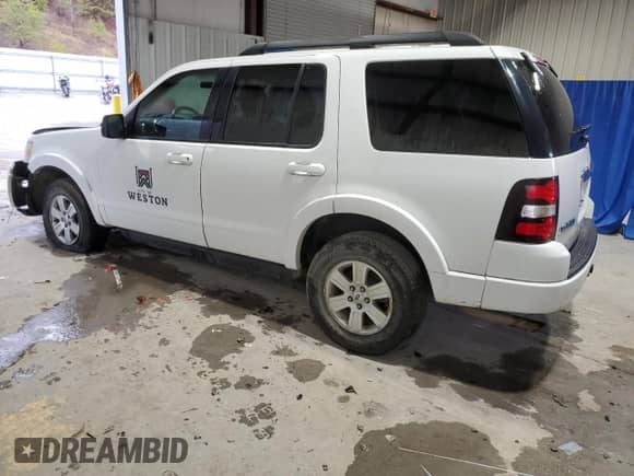 2010 Ford Explorer with VIN 1FMEU7D88AUA90572, listed as a Copart auction lot 85647904 with 63,981 mi miles and Salvage title. Bid and sale history available at DreamBid. Image 2.