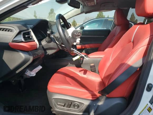 2021 Toyota Camry Hybrid XSE with VIN 4T1K31AKXMU548944, listed as a Copart auction lot 68894265 with 81,648 mi miles and Salvage title. Bid and sale history available at DreamBid. Image 7.