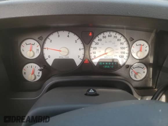 2007 Dodge 1500 SLT z VIN 1D7HA16P27J635855, wystawiony jako Copart lot #41602635 z przebiegiem 135 672 mil mil oraz Szkoda całkowita • Salvage title. Historia ofert i sprzedaży dostępna na DreamBid. Obrazek 9.