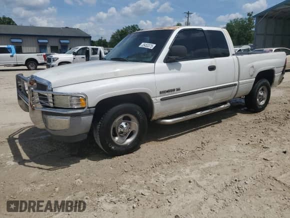 2000 Dodge 1500 с VIN 3B7HC13Z1YM210092, выставлен на аукционе Copart как лот 55453375 с пробегом 269 767 миль миль и Списание • Salvage title. История ставок и продаж доступна на DreamBid. Изображение 1.
