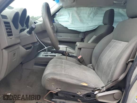 2008 Dodge Nitro SXT z VIN 1D8GU28K48W185510, wystawiony jako Copart lot #70859474 z przebiegiem 195 355 mil mil oraz Szkoda całkowita • Salvage title. Historia ofert i sprzedaży dostępna na DreamBid. Obrazek 7.