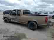 1997 GMC Sierra 1500 z VIN 2GTEC19R6V1542123, wystawiony jako Copart lot #50733255 z przebiegiem 284 927 mil mil oraz Szkoda całkowita • Salvage title. Historia ofert i sprzedaży dostępna na DreamBid. Obrazek 2.