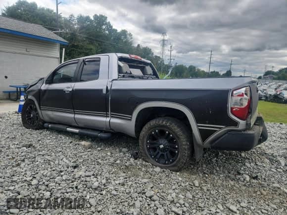 2016 Toyota Tundra Limited z VIN 5TFBW5F19GX501782, wystawiony jako Copart lot #69776075 z przebiegiem Nie podano mil oraz Czysty tytuł • Clean title. Historia ofert i sprzedaży dostępna na DreamBid. Obrazek 2.