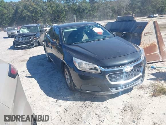 2015 Chevrolet Malibu LS z VIN 1G11B5SLXFF299899, wystawiony jako IAAI lot #43499787 z przebiegiem 259 111 mil mil oraz . Historia ofert i sprzedaży dostępna na DreamBid. Obrazek 1.