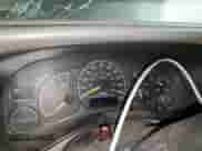 2001 GMC Sierra 1500 SLE с VIN 2GTEK19T011281466, выставлен на аукционе Copart как лот 83959295 с пробегом Не указан миль и Списание • Salvage title. История ставок и продаж доступна на DreamBid. Изображение 9.