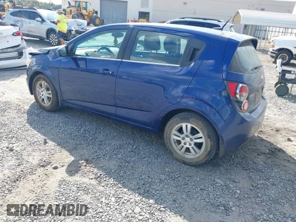 2012 Chevrolet Sonic LT с VIN 1G1JD6SB8C4229851, выставлен на аукционе IAAI как лот 43296735 с пробегом 133 375 миль миль и . История ставок и продаж доступна на DreamBid. Изображение 3.