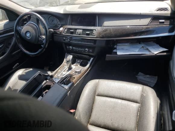 2016 BMW 5 Series 528i с VIN WBA5A5C5XGG349821, выставлен на аукционе Copart как лот 70705285 с пробегом Не указан миль и Списание • Salvage title. История ставок и продаж доступна на DreamBid. Изображение 8.