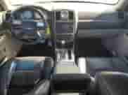 2006 Chrysler 300 C SRT-8 с VIN 2C3LA73W76H508574, выставлен на аукционе Copart как лот 69081025 с пробегом 196 734 миль миль и Чистый • Clean title. История ставок и продаж доступна на DreamBid. Изображение 8.