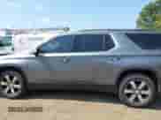 2020 Chevrolet Traverse LT z VIN 1GNERHKW0LJ256222, wystawiony jako IAAI lot #43286155 z przebiegiem 107 014 mil mil oraz . Historia ofert i sprzedaży dostępna na DreamBid. Obrazek 14.