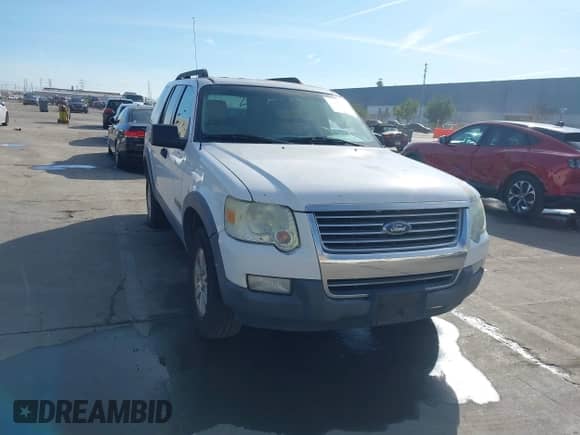 2006 Ford Explorer XLT with VIN 1FMEU63866UB58130, listed as a IAAI auction lot 41248104 with 291,058 mi miles and . Bid and sale history available at DreamBid. Image 1.
