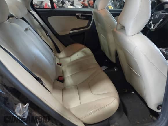 2017 Volvo S60 Dynamic с VIN YV126MFL2H2422426, выставлен на аукционе IAAI как лот 42949011 с пробегом 133 305 миль миль и . История ставок и продаж доступна на DreamBid. Изображение 8.