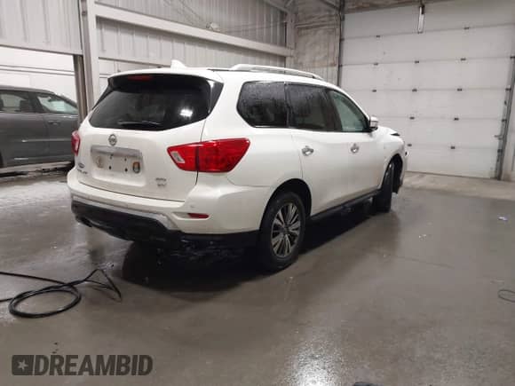 2019 Nissan Pathfinder Platinum with VIN 5N1DR2MM0KC601065, listed as a IAAI auction lot 41901110 with 71,067 mi miles and . Bid and sale history available at DreamBid. Image 4.