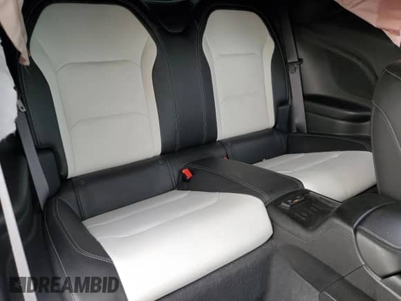 2024 Chevrolet Camaro 2SS z VIN 1G1FH1R71R0115995, wystawiony jako Copart lot #51702775 z przebiegiem 13 776 mil mil oraz Szkoda całkowita • Salvage title. Historia ofert i sprzedaży dostępna na DreamBid. Obrazek 11.