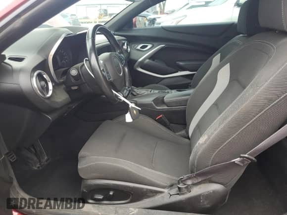 2017 Chevrolet Camaro 1LS z VIN 1G1FA1RX9H0177356, wystawiony jako Copart lot #66214435 z przebiegiem 68 905 mil mil oraz Szkoda całkowita • Salvage title. Historia ofert i sprzedaży dostępna na DreamBid. Obrazek 7.