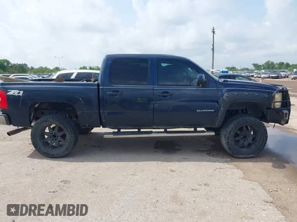 2008 Chevrolet Silverado 1500 LTZ with VIN 2GCEK133881111214, listed as a IAAI auction lot 41986926 with 215,979 mi miles and . Bid and sale history available at DreamBid. Image 13.