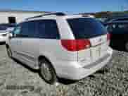 2008 Toyota Sienna XLE z VIN 5TDBK22C48S013140, wystawiony jako Copart lot #82371135 z przebiegiem 233 776 mil mil oraz Czysty tytuł • Clean title. Historia ofert i sprzedaży dostępna na DreamBid. Obrazek 2.