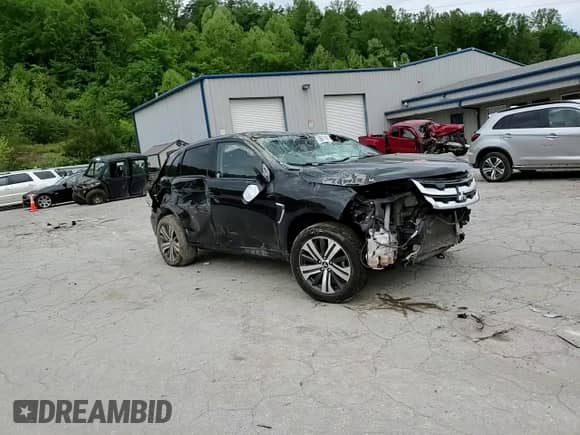 2023 Mitsubishi Outlander ES z VIN JA4ARUAU4PU004455, wystawiony jako Copart lot #55671665 z przebiegiem Nie podano mil oraz Szkoda całkowita • Salvage title. Historia ofert i sprzedaży dostępna na DreamBid. Obrazek 14.