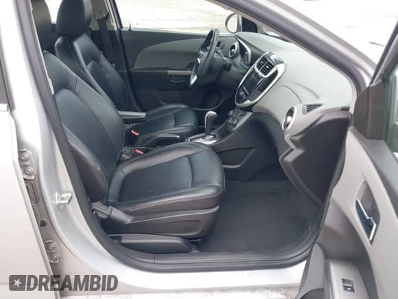 2019 Chevrolet Sonic Premier с VIN 1G1JF5SB9K4121032, выставлен на аукционе IAAI как лот 42358623 с пробегом 94 017 миль миль и . История ставок и продаж доступна на DreamBid. Изображение 5.