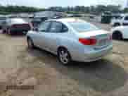 2009 Hyundai Elantra GLS z VIN KMHDU46D39U752588, wystawiony jako IAAI lot #42855337 z przebiegiem 169 673 mil mil oraz . Historia ofert i sprzedaży dostępna na DreamBid. Obrazek 3.