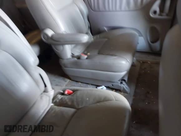 2004 Toyota Sienna XLE z VIN 5TDZA22C44S164040, wystawiony jako IAAI lot #42823793 z przebiegiem 278 404 mil mil oraz . Historia ofert i sprzedaży dostępna na DreamBid. Obrazek 8.