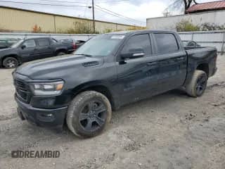 2021 Ram 1500 Big Horn z VIN 1C6RRFFG9MN699259, wystawiony jako Copart lot #81902654 z przebiegiem 80 711 mil mil oraz Nie do naprawy • Non repairable. Historia ofert i sprzedaży dostępna na DreamBid. Obrazek 1.