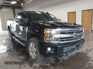 2018 Chevrolet Silverado 2500HD High Country с VIN 1GC1KXEY0JF212661, выставлен на аукционе IAAI как лот 42126701 с пробегом 199 901 миль миль и . История ставок и продаж доступна на DreamBid. Изображение 1.