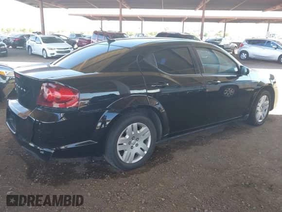 2013 Dodge Avenger SE z VIN 1C3CDZAB1DN756181, wystawiony jako IAAI lot #43178733 z przebiegiem 140 576 mil mil oraz . Historia ofert i sprzedaży dostępna na DreamBid. Obrazek 4.