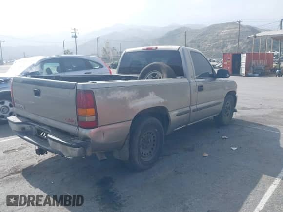 2002 GMC Sierra 1500 SLE with VIN 1GTEC14V72Z189141, listed as a IAAI auction lot 42174430 with 259,771 mi miles and . Bid and sale history available at DreamBid. Image 4.