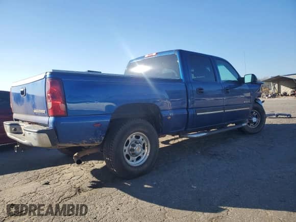 2003 Chevrolet Silverado 1500HD LS z VIN 1GCGC13U13F218217, wystawiony jako Copart lot #87309144 z przebiegiem 331 686 mil mil oraz Szkoda całkowita • Salvage title. Historia ofert i sprzedaży dostępna na DreamBid. Obrazek 3.