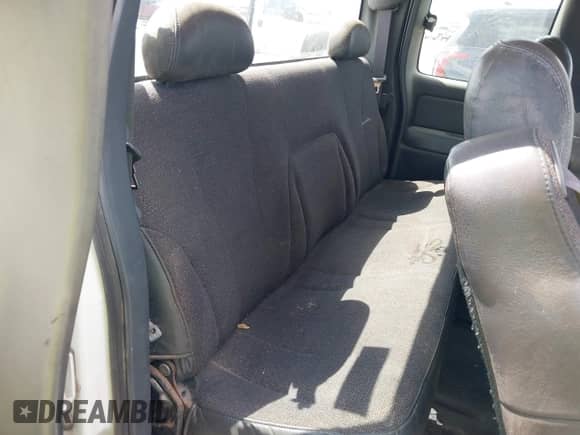 2000 Chevrolet Silverado 1500 LS with VIN 2GCEC19V3Y1322181, listed as a IAAI auction lot 42785199 with 281,272 mi miles and . Bid and sale history available at DreamBid. Image 8.