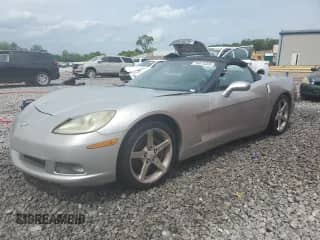 2006 Chevrolet Corvette с VIN 1G1YY36UX65104541, выставлен на аукционе Copart как лот 54670305 с пробегом 125 757 миль миль и Списание • Salvage title. История ставок и продаж доступна на DreamBid. Изображение 1.