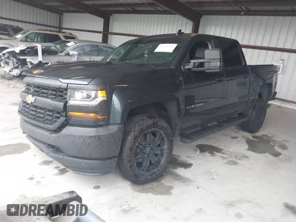 2017 Chevrolet Silverado 1500 LS z VIN 3GCUKNEC4HG390782, wystawiony jako IAAI lot #42229362 z przebiegiem 108 327 mil mil oraz . Historia ofert i sprzedaży dostępna na DreamBid. Obrazek 17.