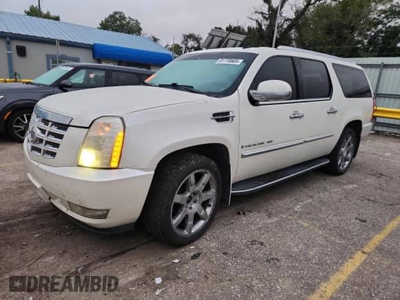 2008 Cadillac Escalade ESV with VIN 1GYFK66868R243561, listed as a Copart auction lot 81770805 with 242,945 mi miles and Clean title. Bid and sale history available at DreamBid. Image 1.